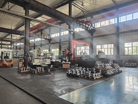 2205 Edelstahl-Full-Port-Floating 2PC Flange Kugelventil Gas und Hydraulik bereit